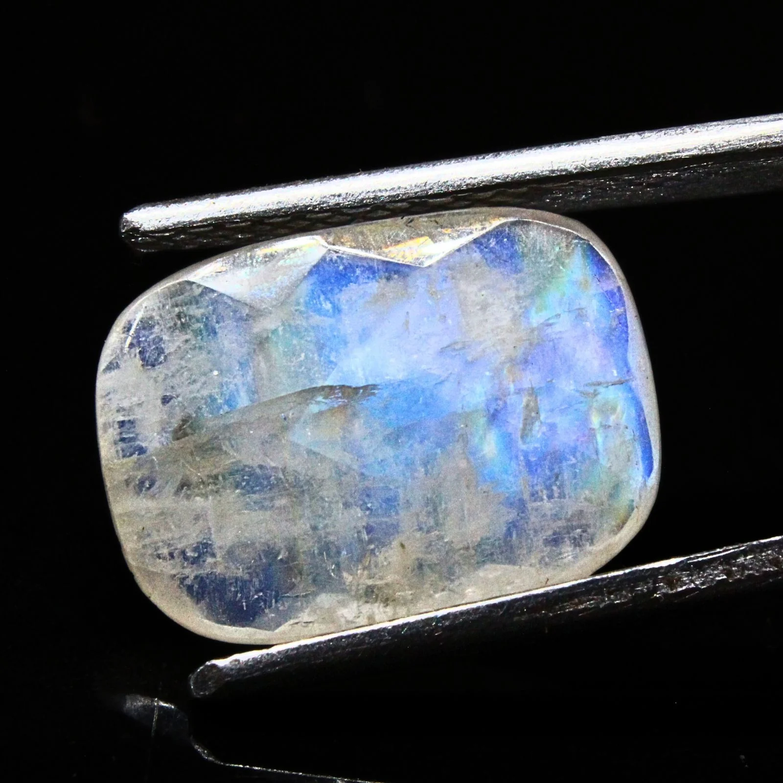 4.6Ct Natural Rainbow Moonstone Gemstone - Healing Crystal - Image 2