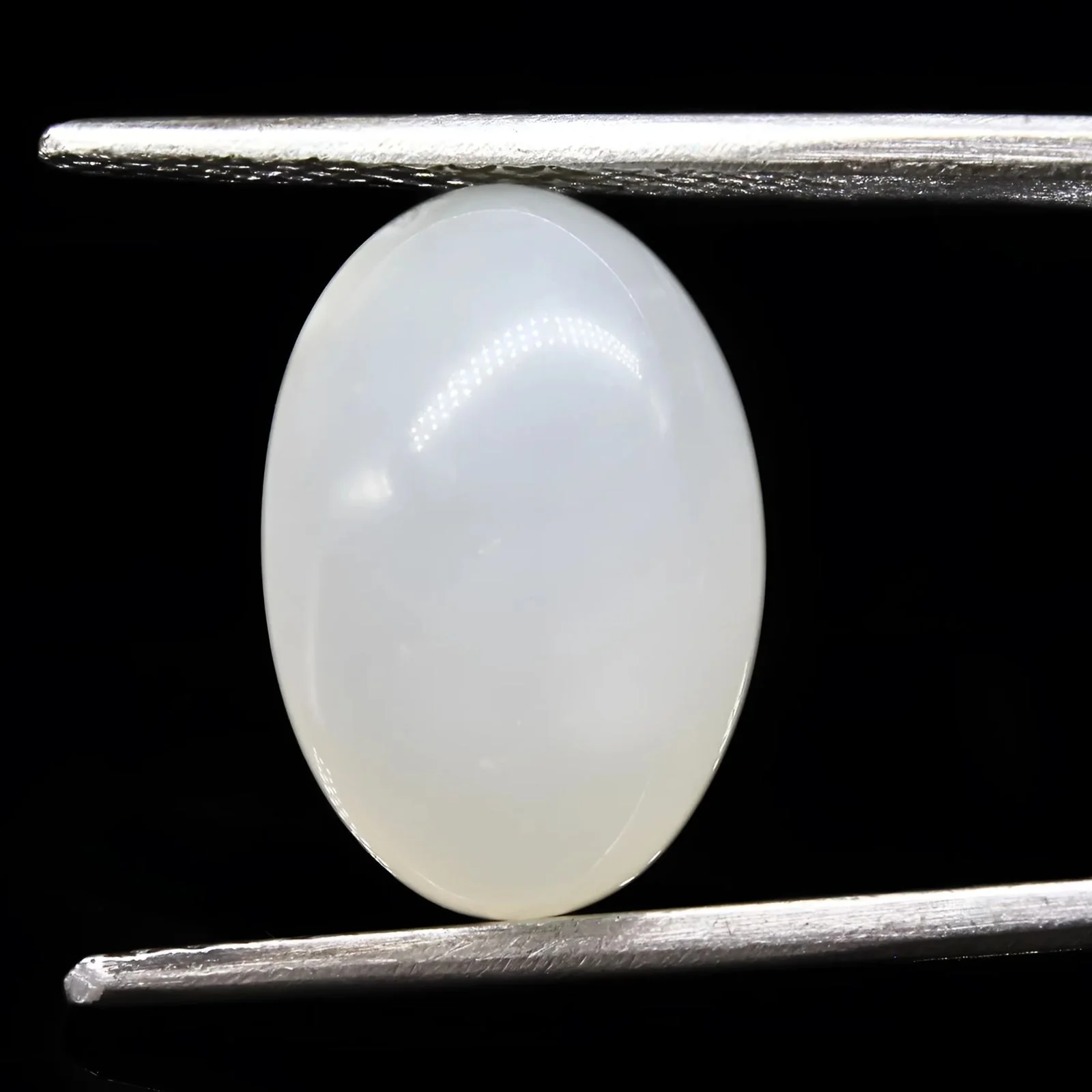 5.7Ct Natural Cloudy white Moonstone Gemstone For Astrology