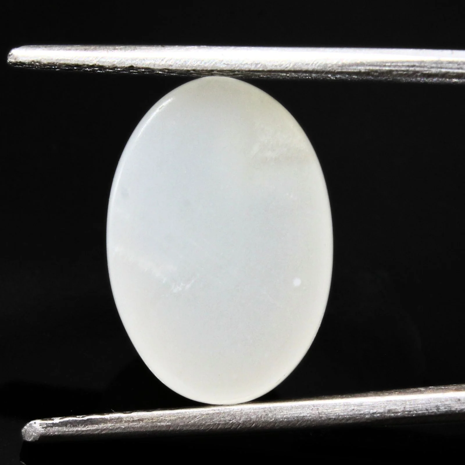 5.7Ct Natural Cloudy white Moonstone Gemstone For Astrology - Image 3