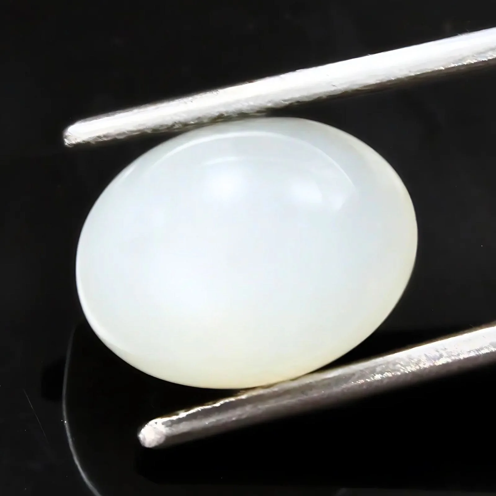 5.7Ct Natural Cloudy white Moonstone Oval Rashi Smooth Gemstone