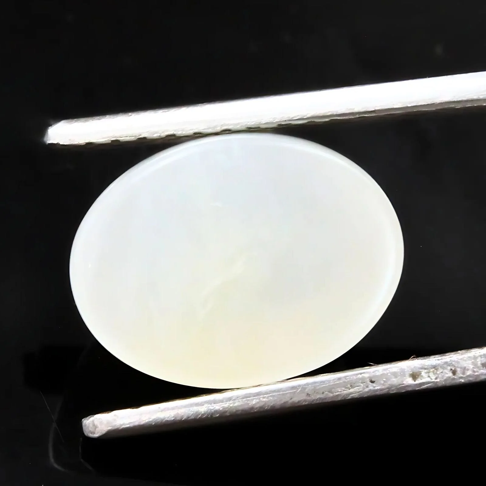 5.7Ct Natural Cloudy white Moonstone Oval Rashi Smooth Gemstone - Image 2