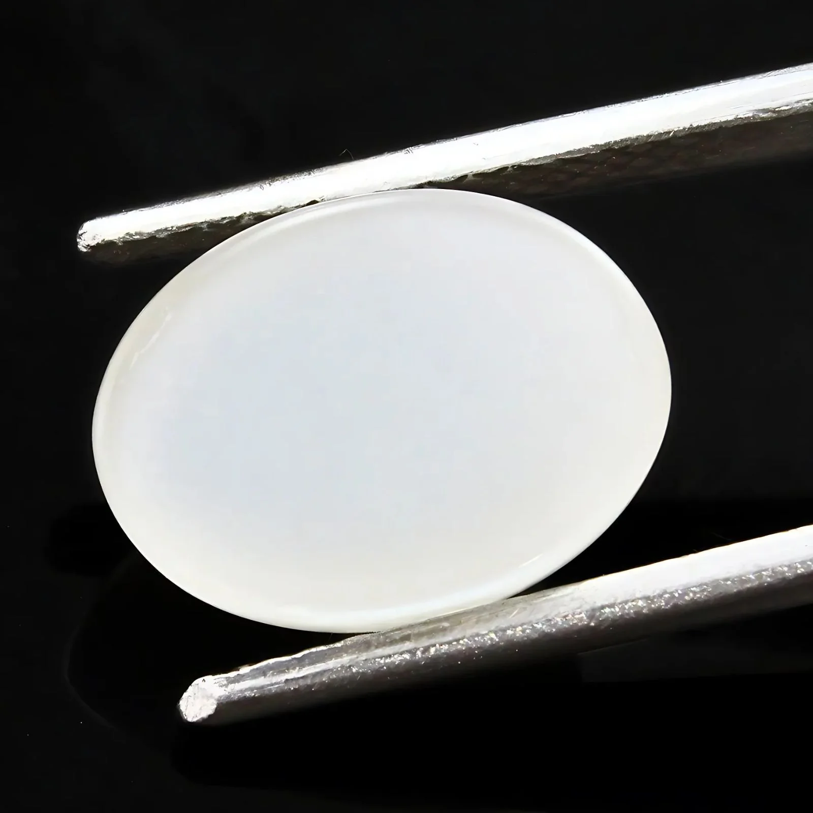 5.7Ct Natural Moonstone Calming Glow Gemstone - Image 2