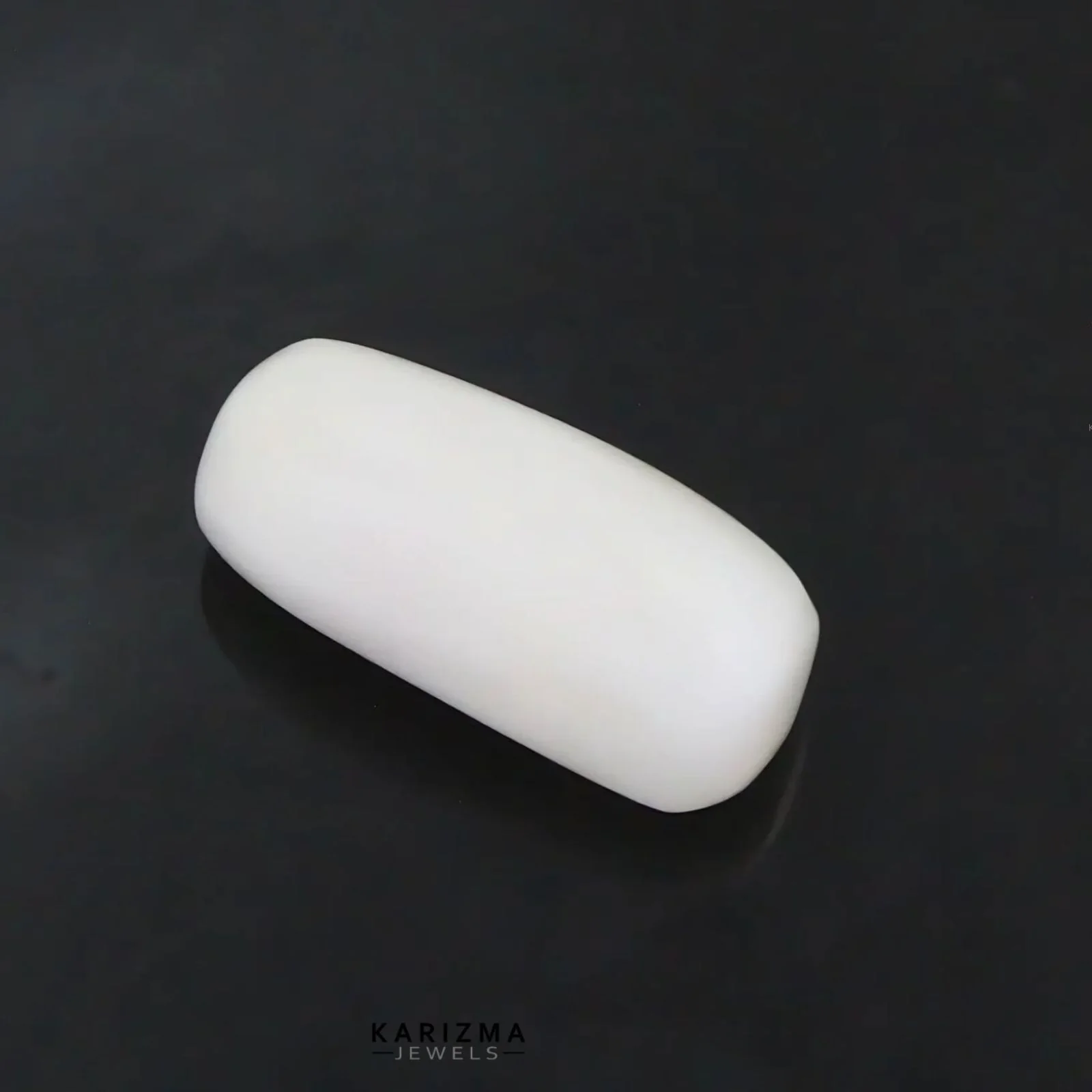 7Ct Natural White Coral Moonga Gemstone - Image 2