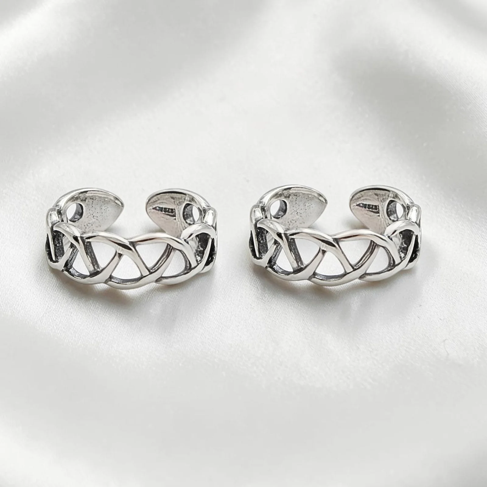 925 Real Silver Women Celtic Weave Oxidized Toe Ring - Pair - Image 2