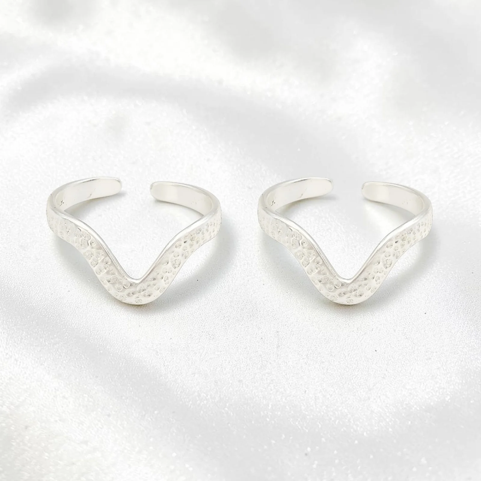 925 Real Sterling Silver women Chevron Toe Ring - Pair - Image 2