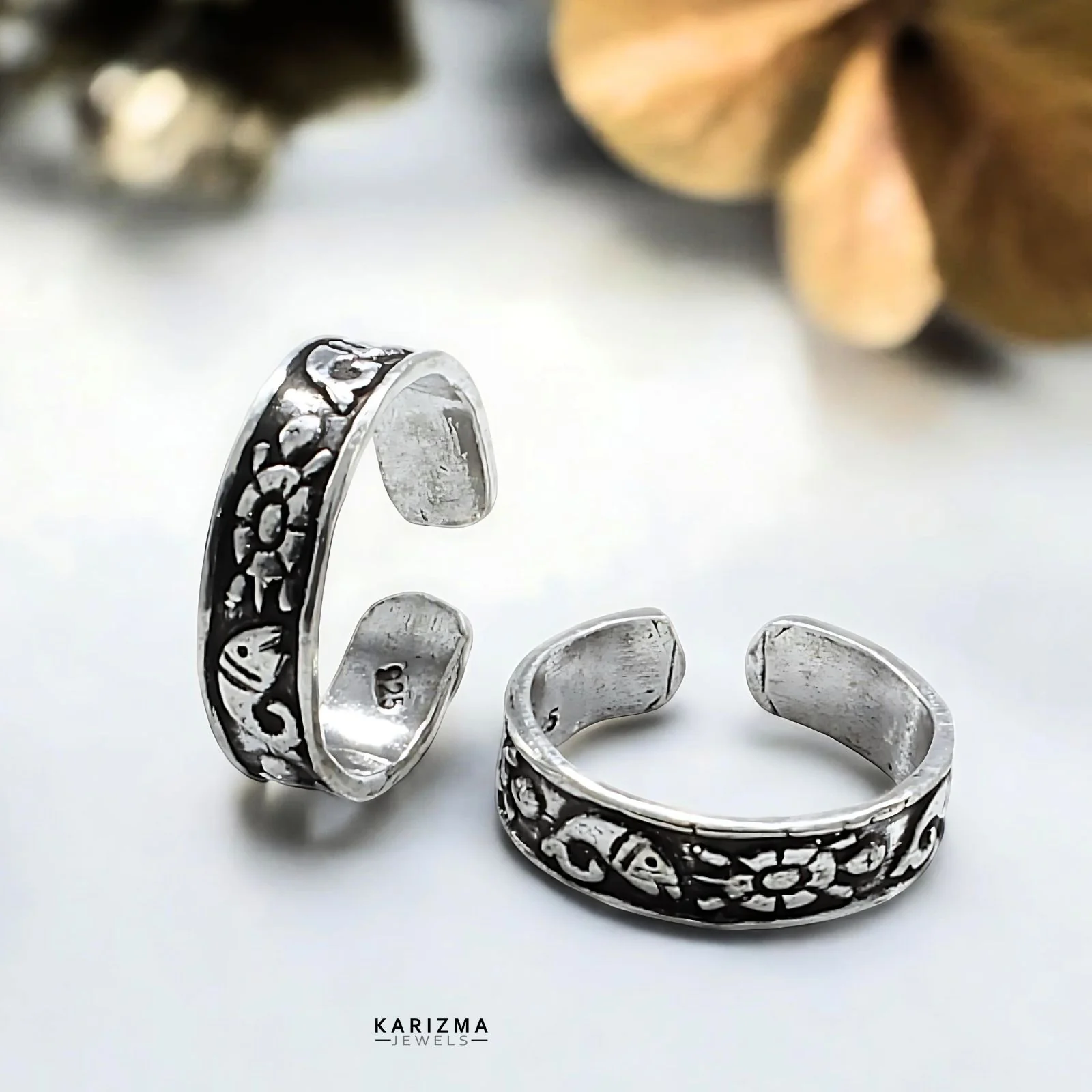 925 Sterling Silver Indian women Oxidized Fish Design foot toe rings band - Pair - Image 2