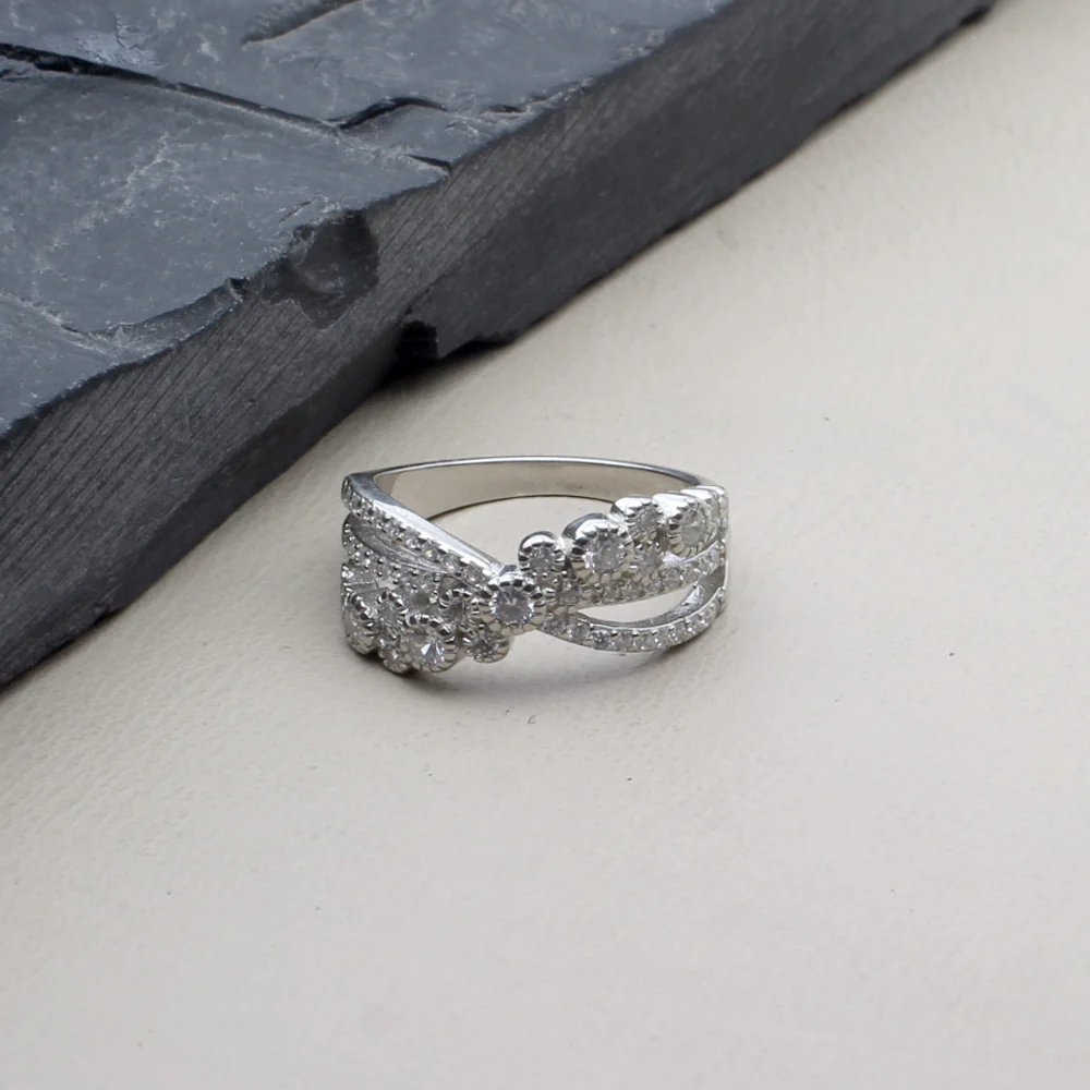 925 Sterling Silver White CZ Women Criss Cross Ring