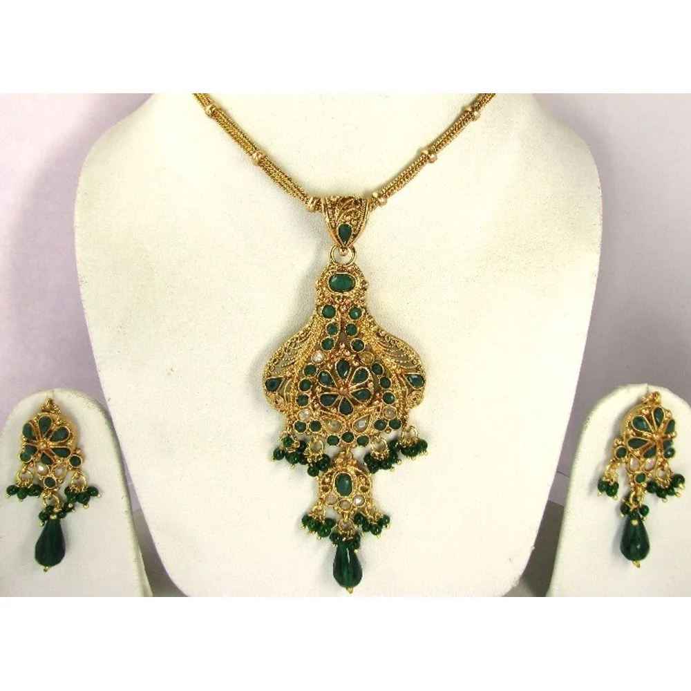 Bollywood Fashion Maroon Polki & Beads Pendant Earrings Chain Jewelry Set