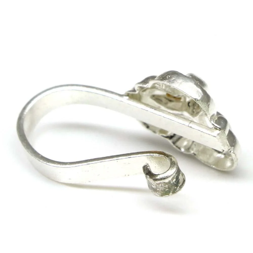 Clover-like motif Non Piercing Silver Nose Stud - Image 3