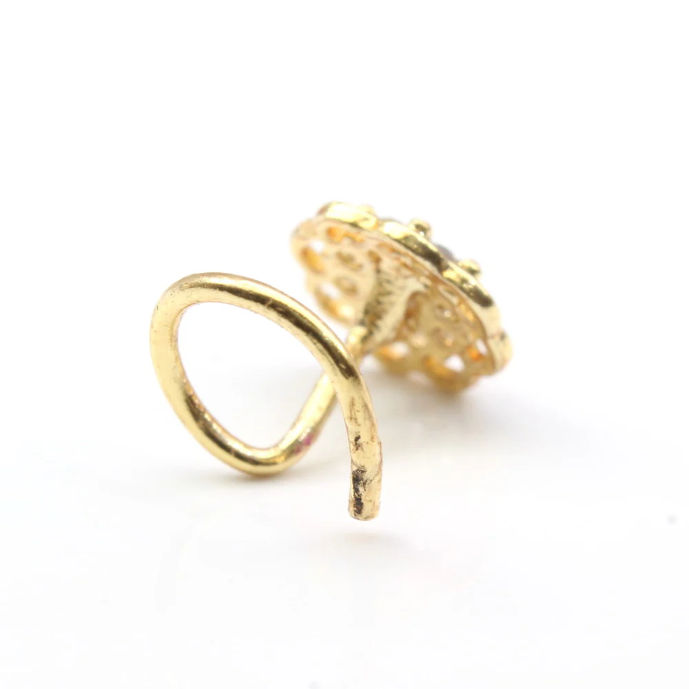 Daisy bloom floral nose pin - Image 3