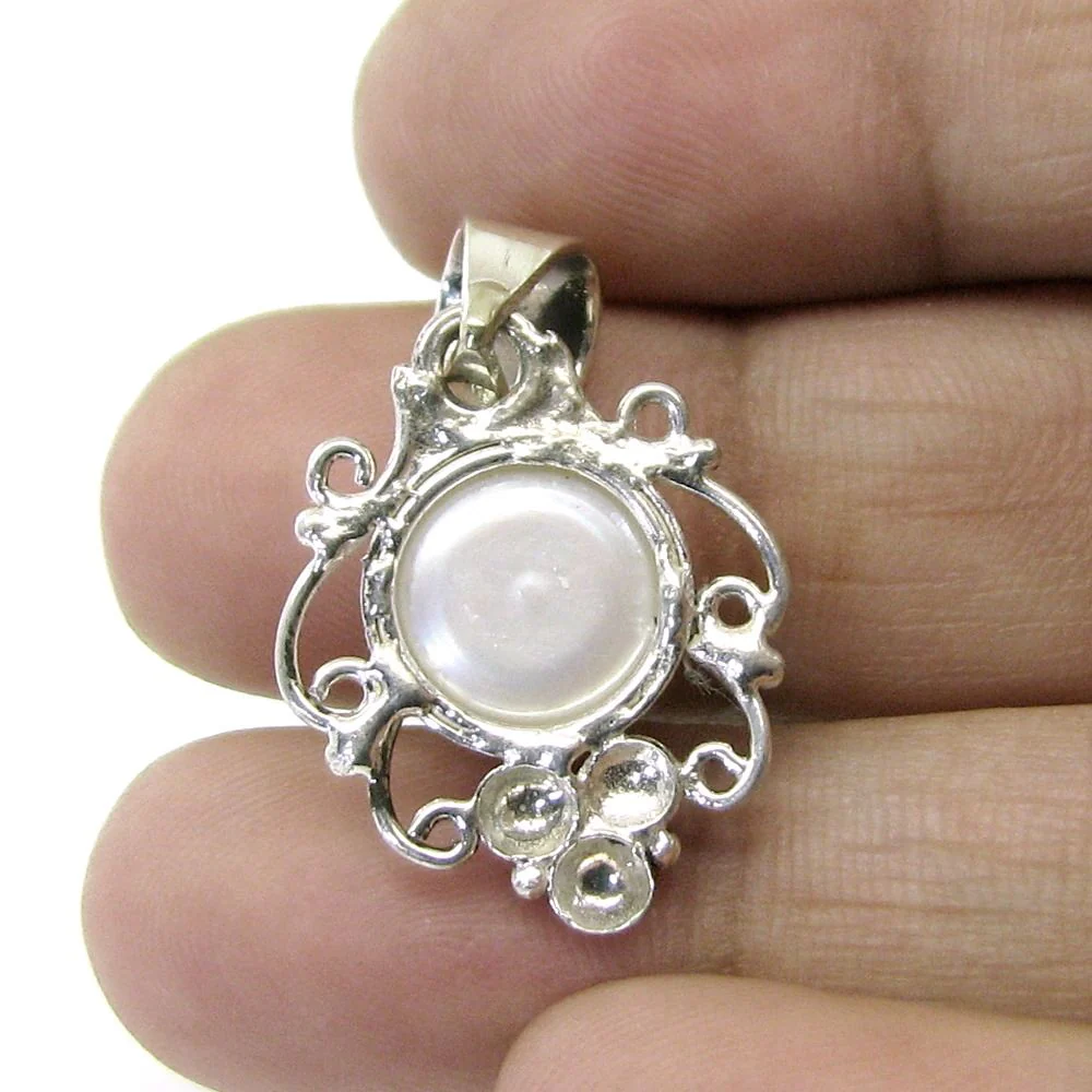 Ethnic Designer Silver Pendant with Natural Pearl – Rashi Ratna Moon Gem - Image 4
