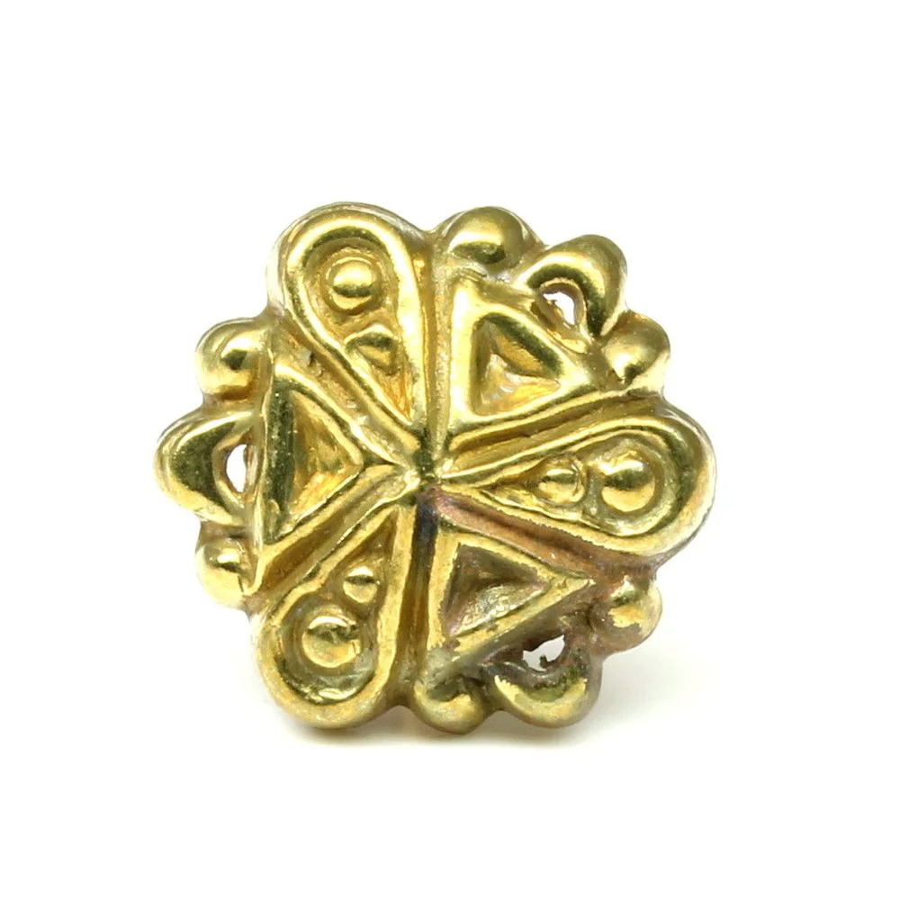 Floral geometric pattern nose pin - Image 2