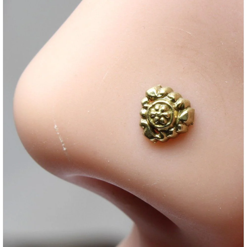 Floral L-shaped nose pin
