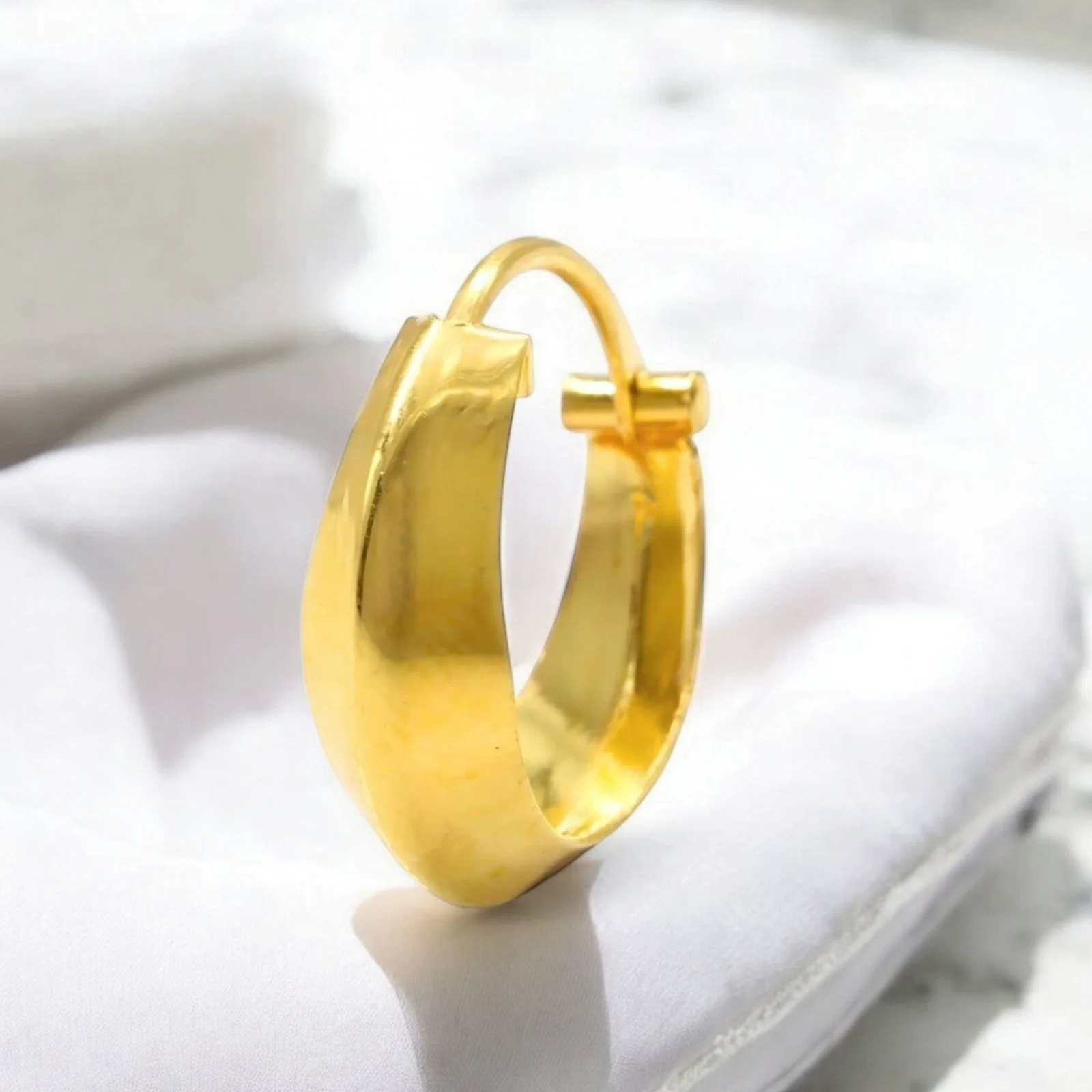 Indian hinged hoop V shape earrings 18k Solid Yellow Gold - Image 5