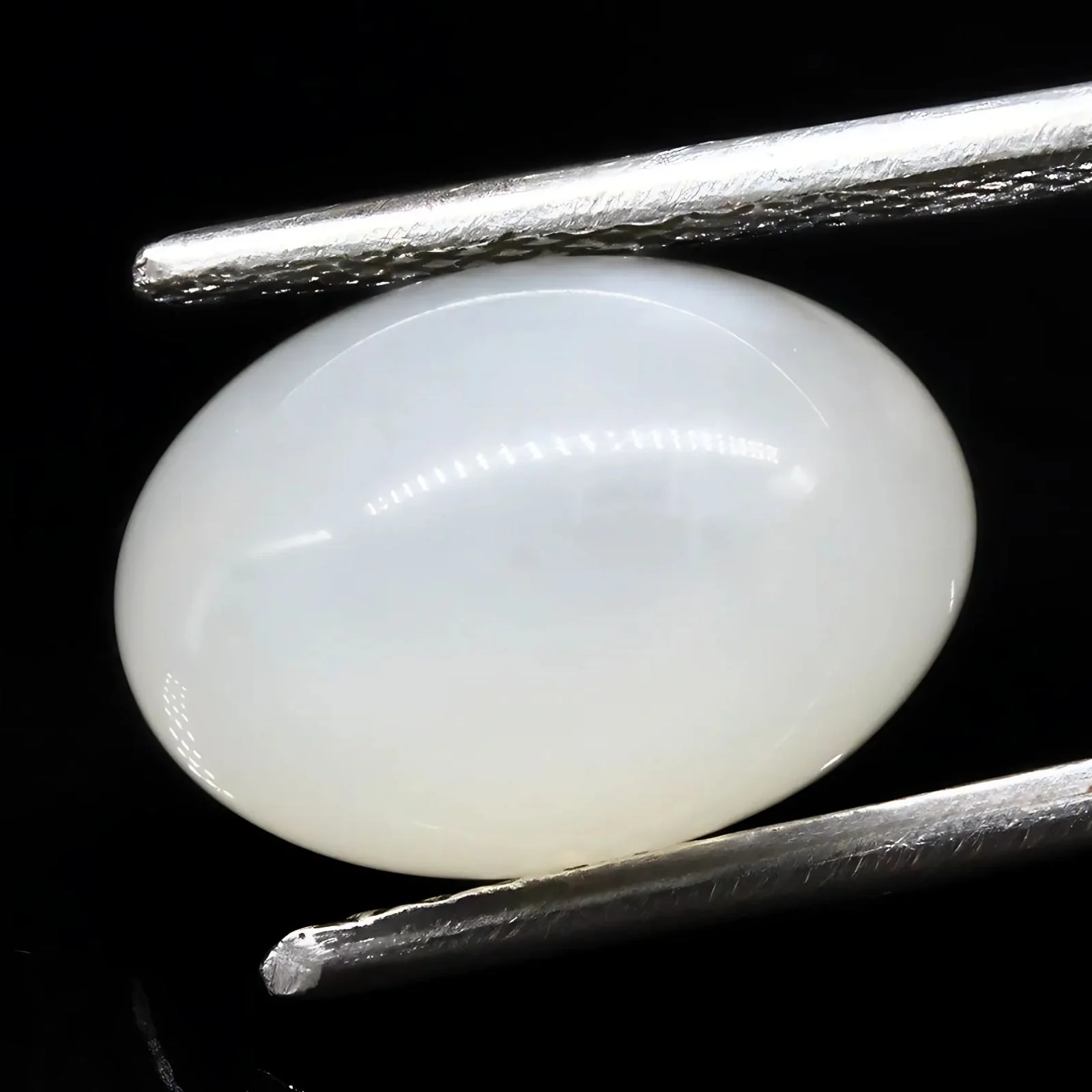 Popular 4.6Ct Natural Cloudy white Moonstone Oval Gemstone