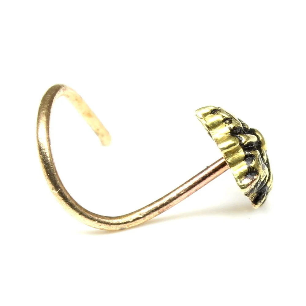 Tiny square-shaped nose stud - Image 3