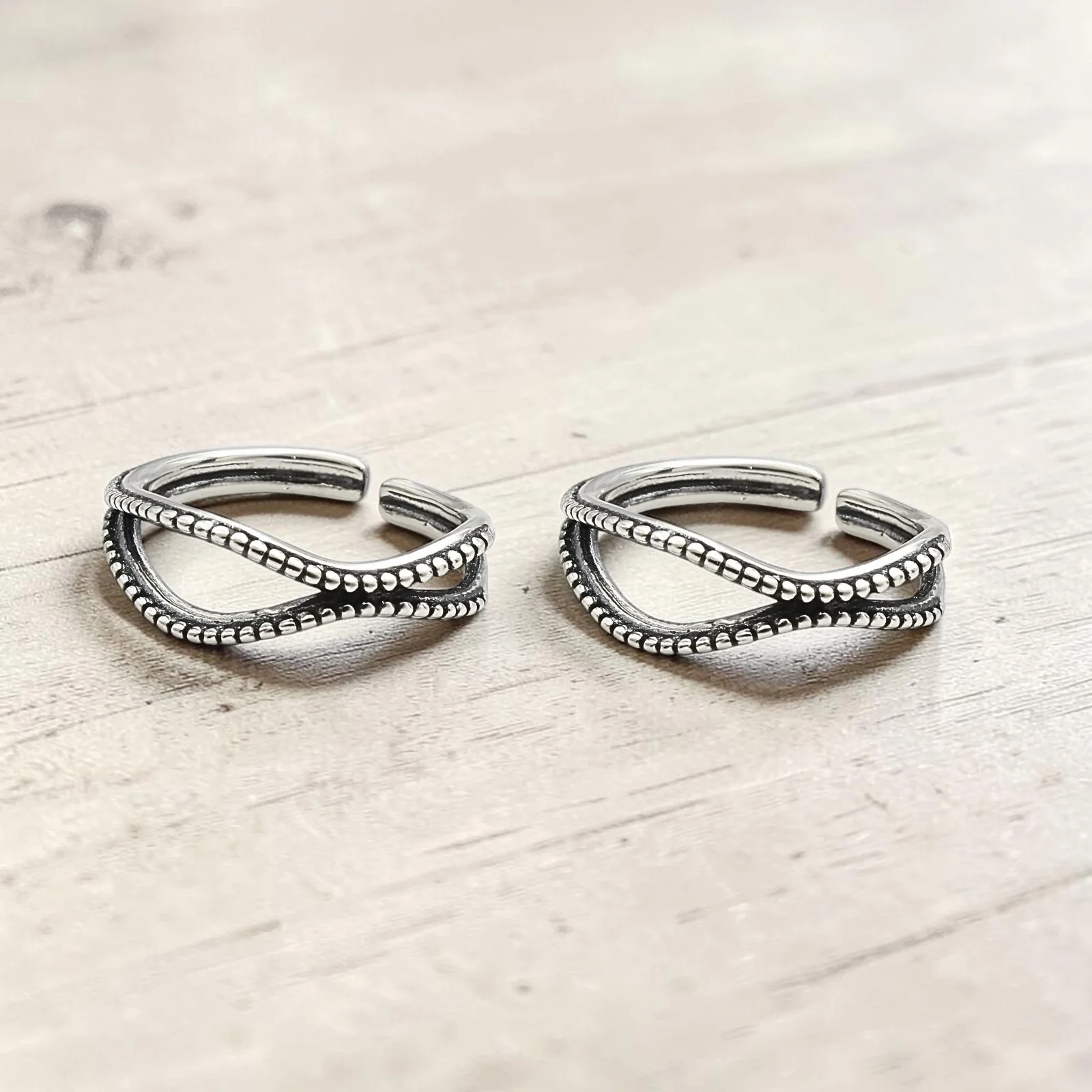 Unique 925 Real Silver Women Oxidized wave-inspired Toe Ring - Pair