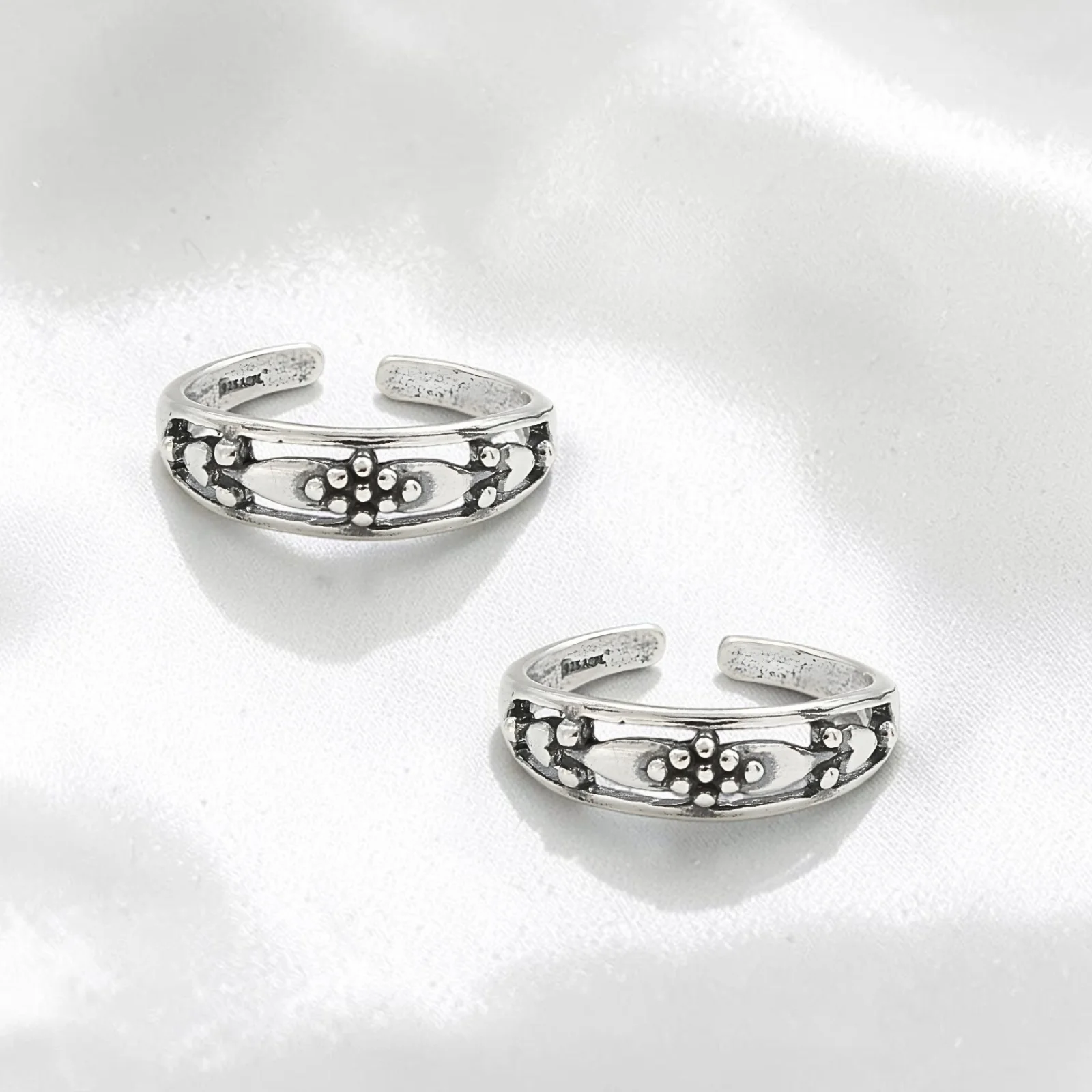 Unique Design Oxidized Women 925 Real Silver Toe Ring - Pair - Image 2